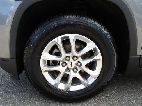 Used 2020 Chevrolet Traverse LS w/ LPO, Blackout Package FWD image 13