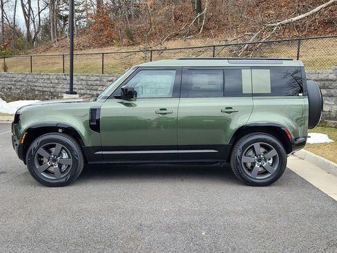 New 2026 Land Rover Defender 110 X-Dynamic SE image 6