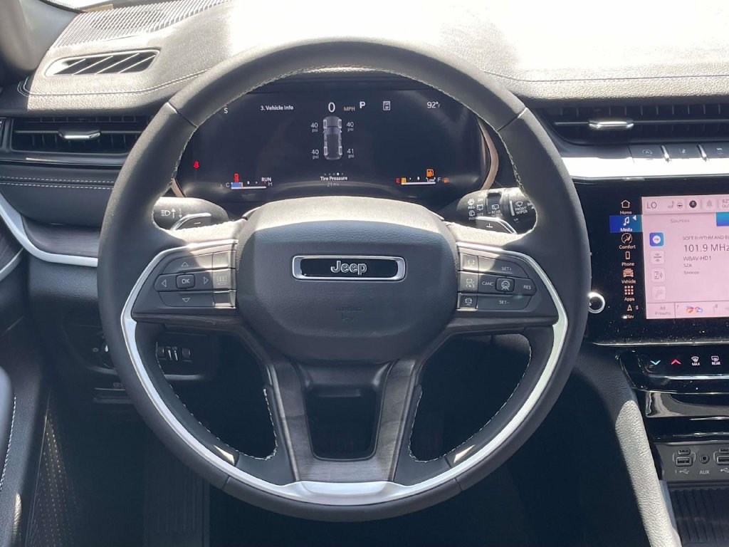 New 2027 Jeep Grand Cherokee Altitude AWD/4WD image 23
