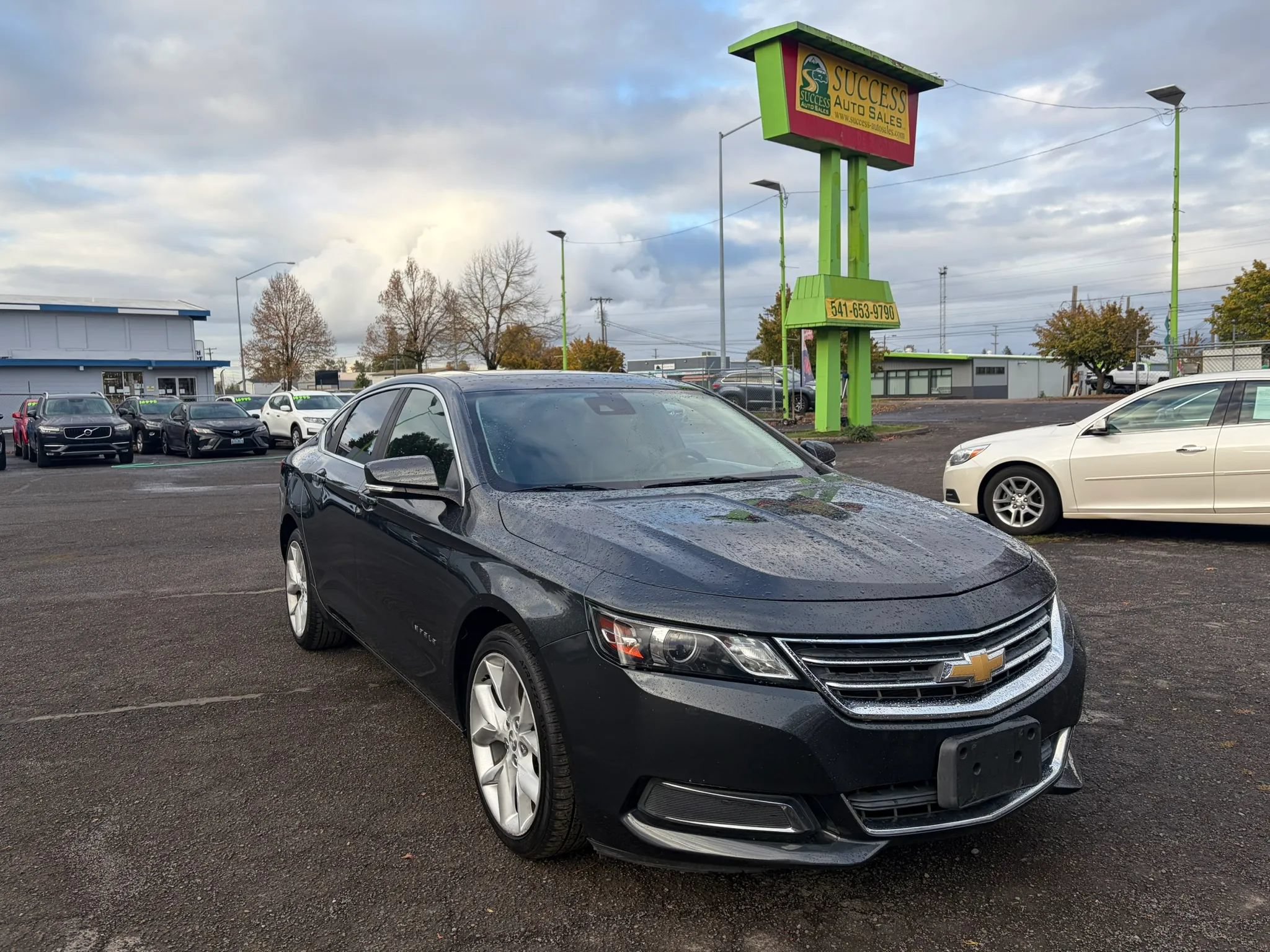 Used 2015 Chevrolet Impala LT FWD image 1