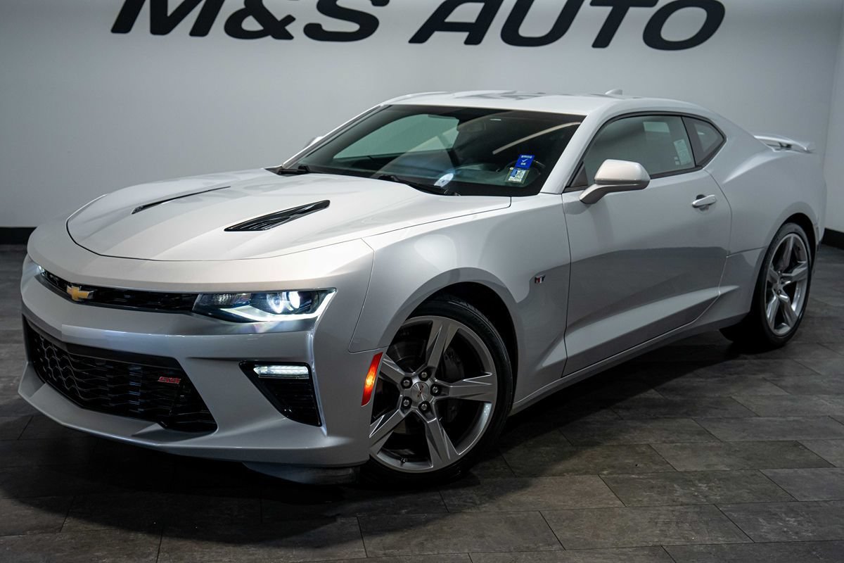 Used 2018 Chevrolet Camaro SS RWD image 23
