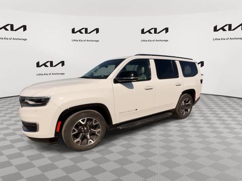 Used 2024 Jeep Wagoneer Series III AWD/4WD image 2