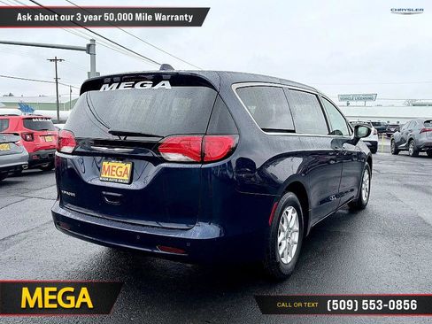 Used 2020 Chrysler Voyager LX image 11