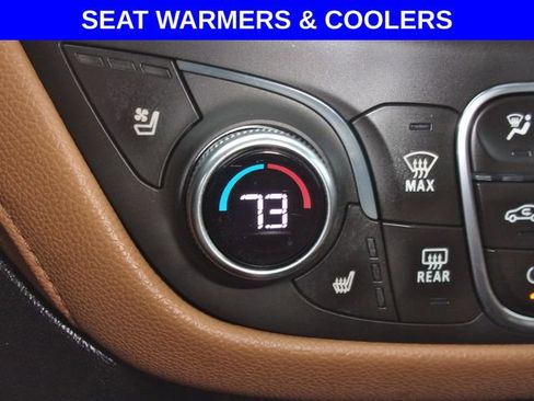 Used 2018 Chevrolet Equinox Premier image 9