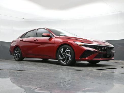 Used 2024 Hyundai Elantra Limited FWD image 43