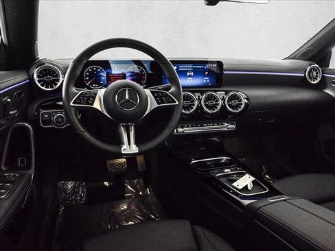 Used 2025 Mercedes-Benz CLA 250 4MATIC image 20