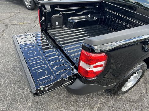 New 2025 Ford Maverick XL w/ Equipment Group 102A image 36