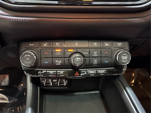 Used 2024 Dodge Durango GT AWD/4WD image 30