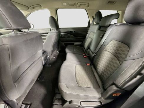 Used 2024 Nissan Pathfinder SV FWD image 23