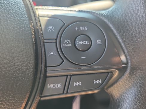 Used 2025 Toyota Corolla LE FWD image 22