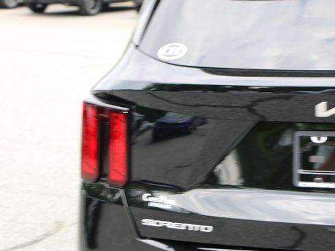 Used 2026 Kia Sorento S w/ S Panoramic Sunroof Package FWD image 6