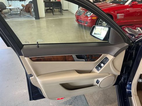Used 2014 Mercedes-Benz C 300 4MATIC Sedan image 30