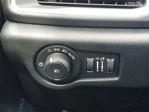 New 2025 Chrysler Pacifica Select image 19