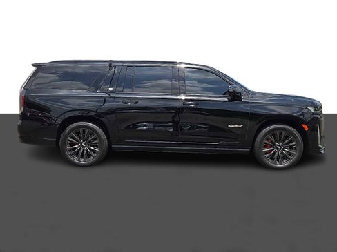 Used 2023 Cadillac Escalade ESV V w/ LPO, ONYX Package AWD/4WD image 7