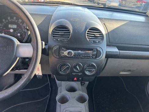 Used 2001 Volkswagen Beetle GL image 12