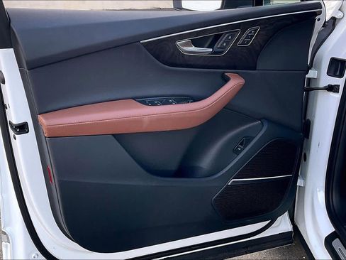 Used 2023 Audi Q7 3.0T Prestige image 24