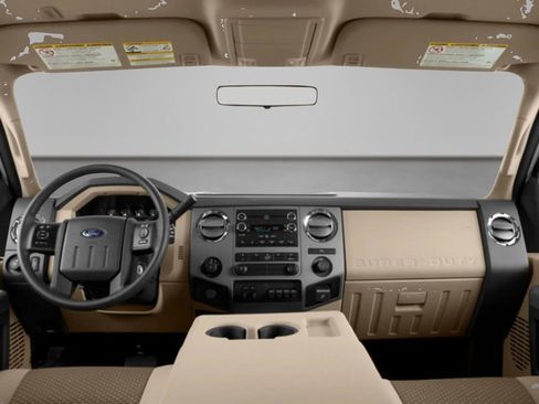 Used 2016 Ford F350 XLT w/ XLT Premium Package image 5