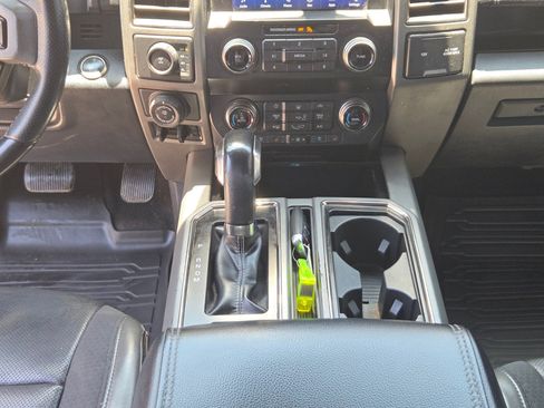 Used 2019 Ford F150 Raptor w/ Equipment Group 802A Luxury AWD/4WD image 17