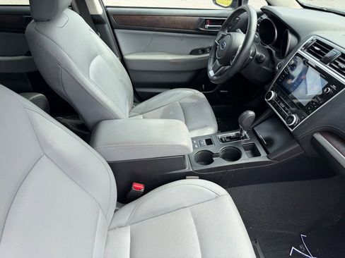 Used 2019 Subaru Outback 3.6R Limited AWD/4WD image 16