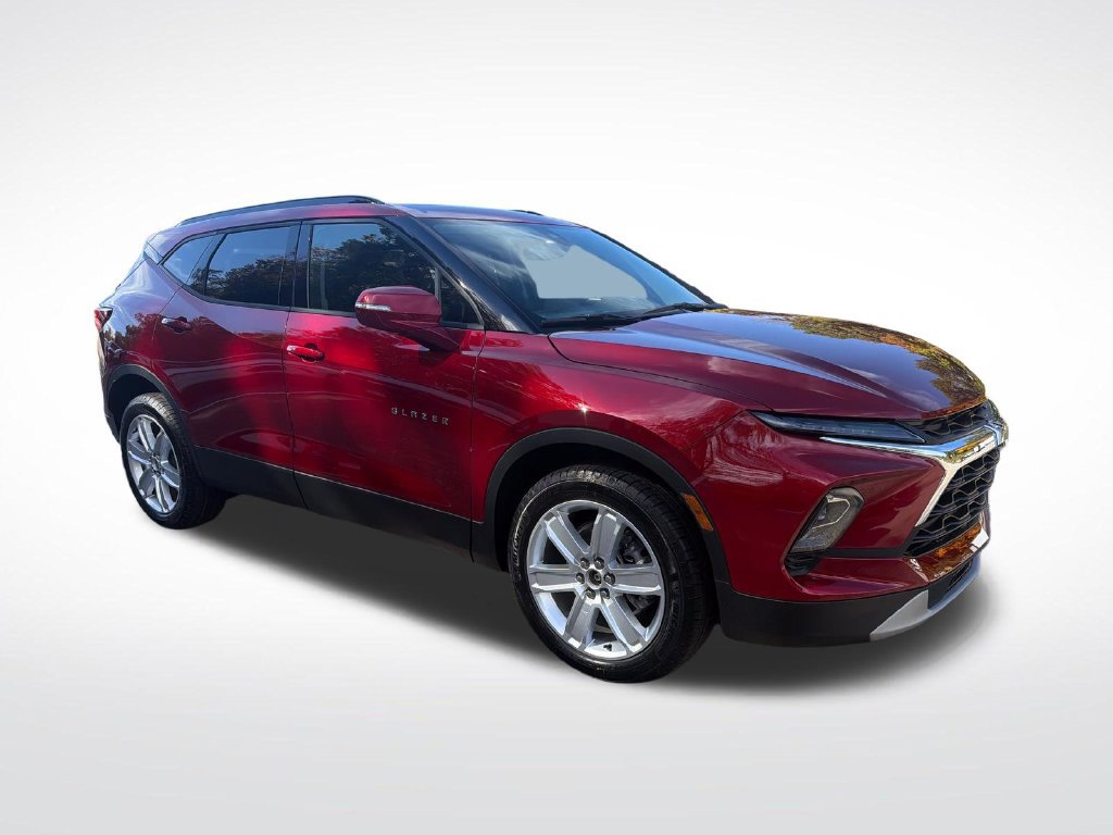 New 2026 Chevrolet Blazer LT w/ LPO, Black Sport Package AWD/4WD image 8