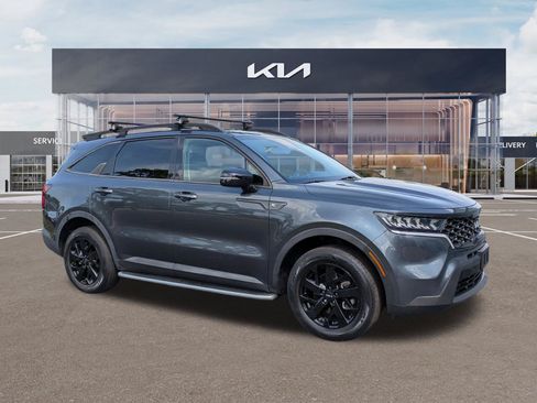 Certified 2022 Kia Sorento S AWD/4WD image 2