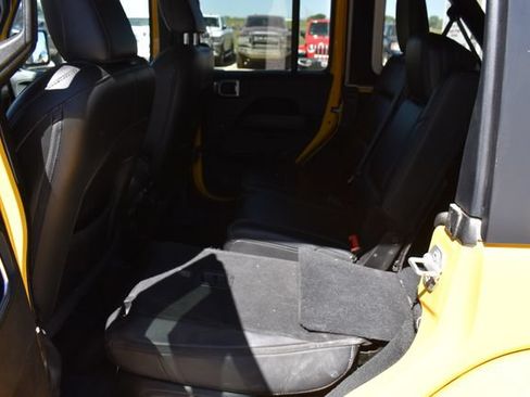 Used 2018 Jeep Wrangler Unlimited Sahara AWD/4WD image 22