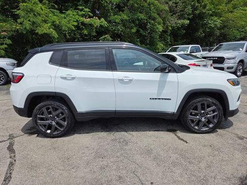 Used 2026 Jeep Compass Limited AWD/4WD image 5