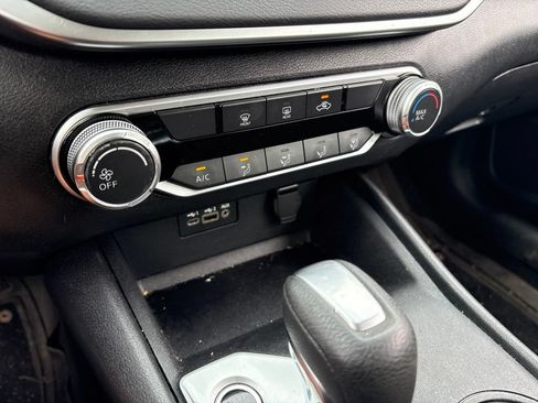 Used 2019 Nissan Altima 2.5 S FWD image 22