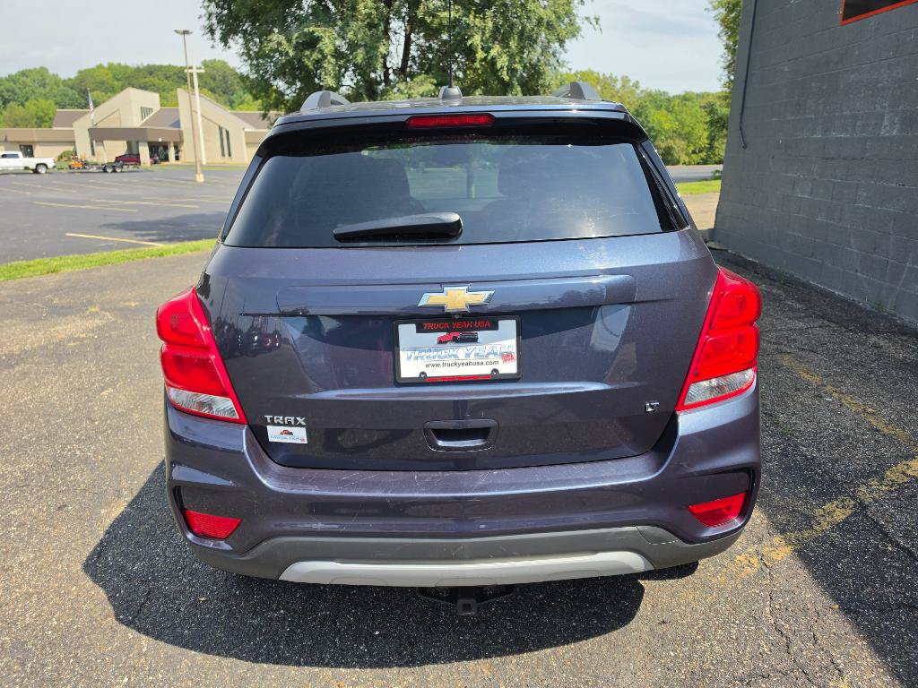 Used 2018 Chevrolet Trax LT w/ LT Convenience Package FWD image 4