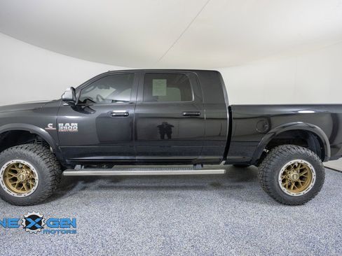 Used 2018 RAM 3500 Laramie w/ Sport Appearance Group AWD/4WD image 4