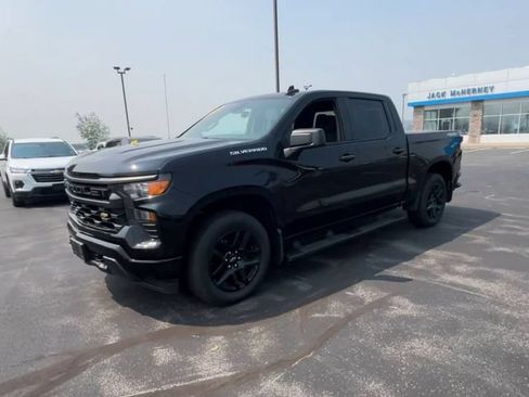 Used 2023 Chevrolet Silverado 1500 Custom AWD/4WD image 4