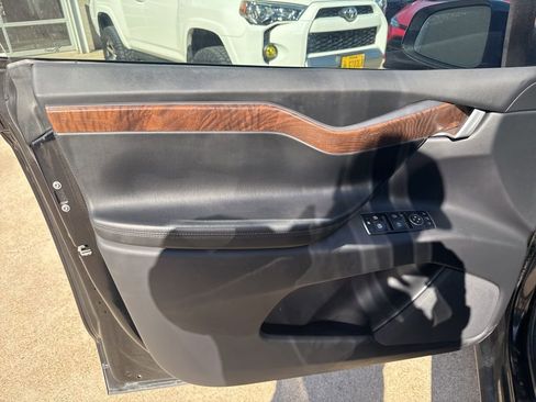 Used 2020 Tesla Model X Long Range image 10