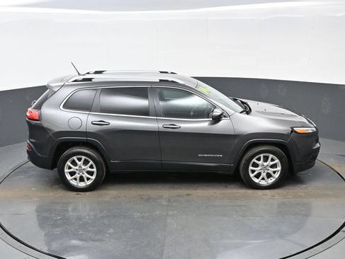 Used 2014 Jeep Cherokee Latitude FWD image 38
