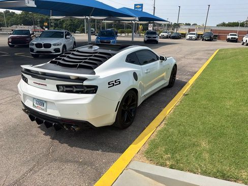 Used 2016 Chevrolet Camaro SS RWD image 1