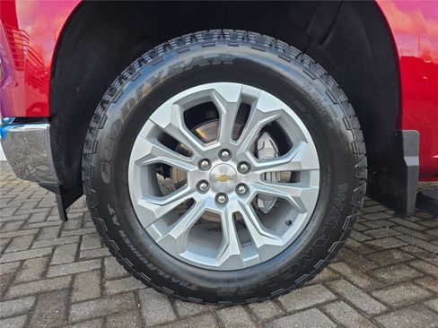 Used 2025 Chevrolet Silverado 1500 LTZ image 10