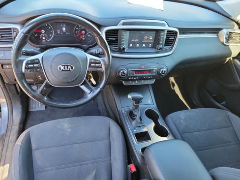 Used 2020 Kia Sorento LX w/ LX I4 Convenience Package image 8