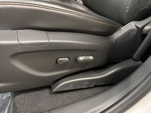 Used 2021 Chevrolet Trax LT w/ Premium Seat Package image 29