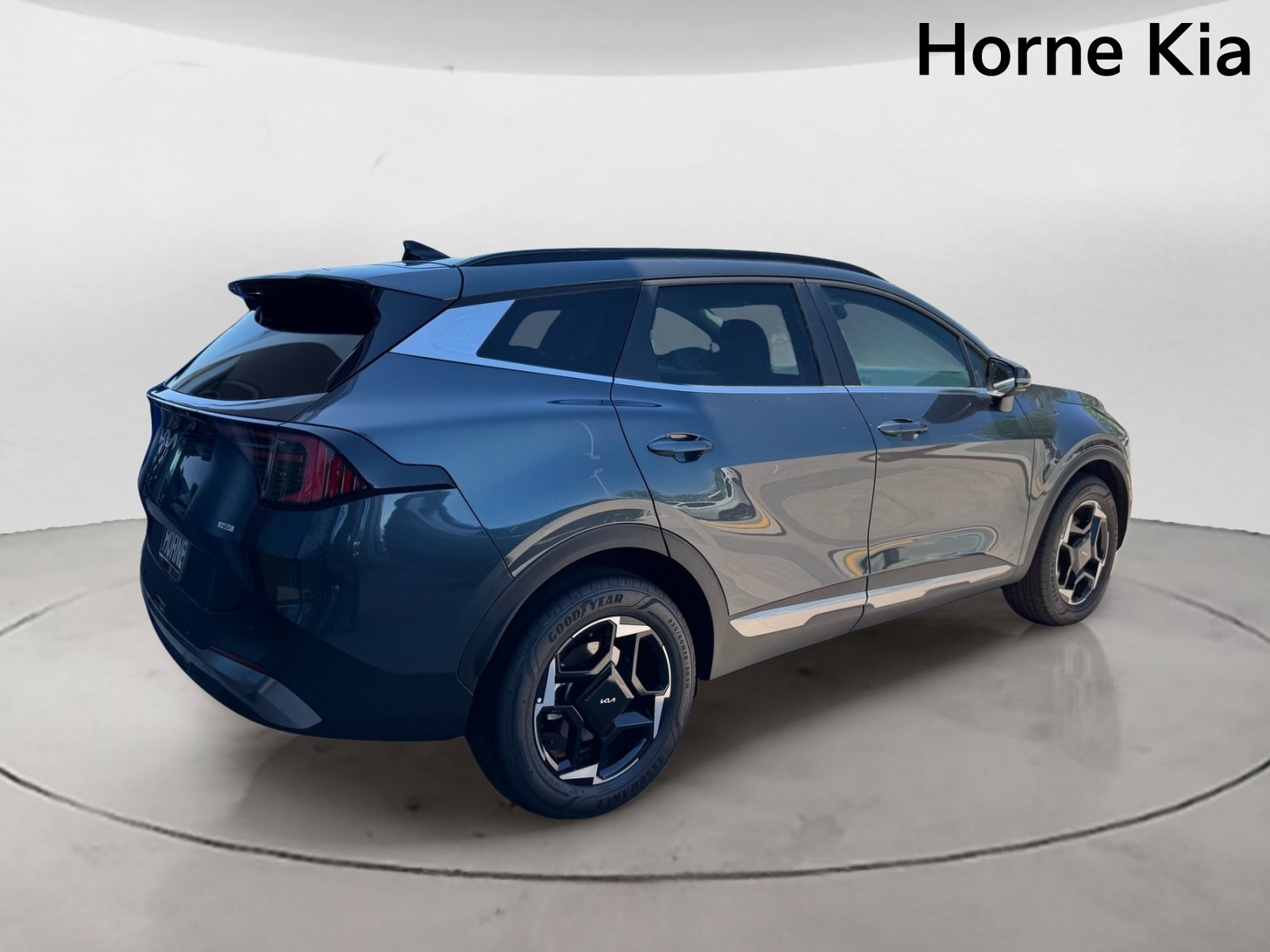 Certified 2026 Kia Sportage EX w/ EX Panoramic Sunroof Package AWD/4WD image 4