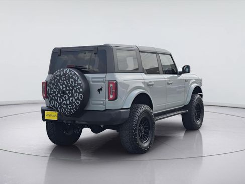 Used 2024 Ford Bronco Outer Banks AWD/4WD image 8