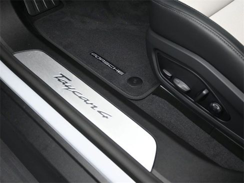 New 2025 Porsche Taycan image 18