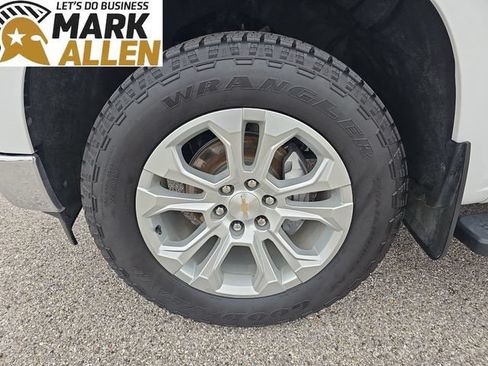 Used 2024 Chevrolet Silverado 1500 LTZ AWD/4WD image 33