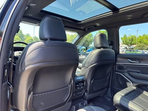 New 2026 Jeep Grand Cherokee L Limited w/ Luxury Tech Group II AWD/4WD image 28