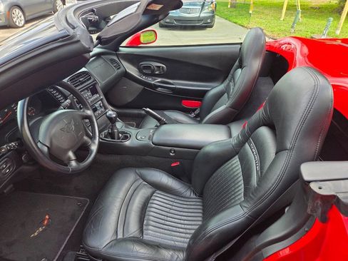 Used 2004 Chevrolet Corvette Convertible w/ Preferred Equipment Group RWD image 6