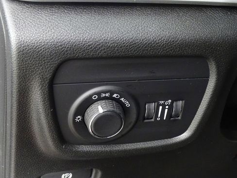 New 2025 Jeep Grand Cherokee Laredo image 18