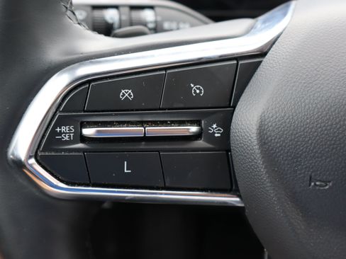 Used 2025 Chevrolet Equinox LT w/ Convenience Package II FWD image 19