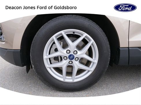 Used 2021 Ford Edge SEL w/ Convenience Package image 12