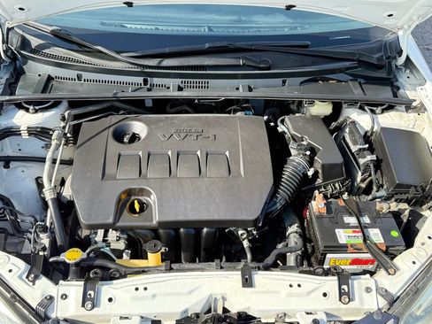 Used 2016 Toyota Corolla LE FWD image 13