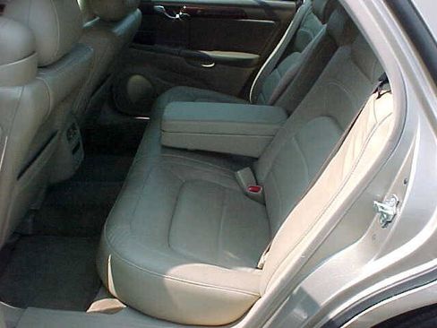 Used 2005 Cadillac De Ville image 14