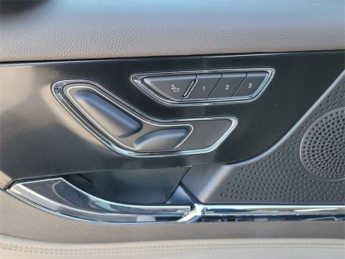 Certified 2023 Lincoln Corsair Standard w/ Equipment Group 101A image 9