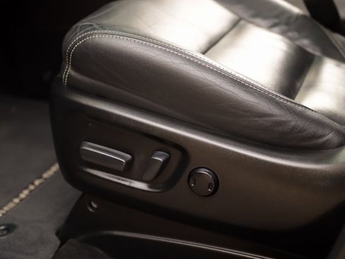 Used 2017 Toyota Sienna SE image 23